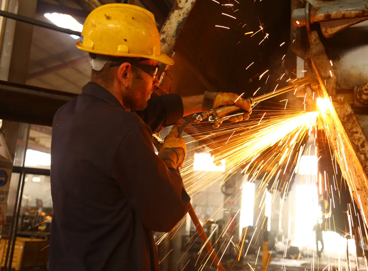 Há duas décadas, impulsionando o setor industrial para o sucesso